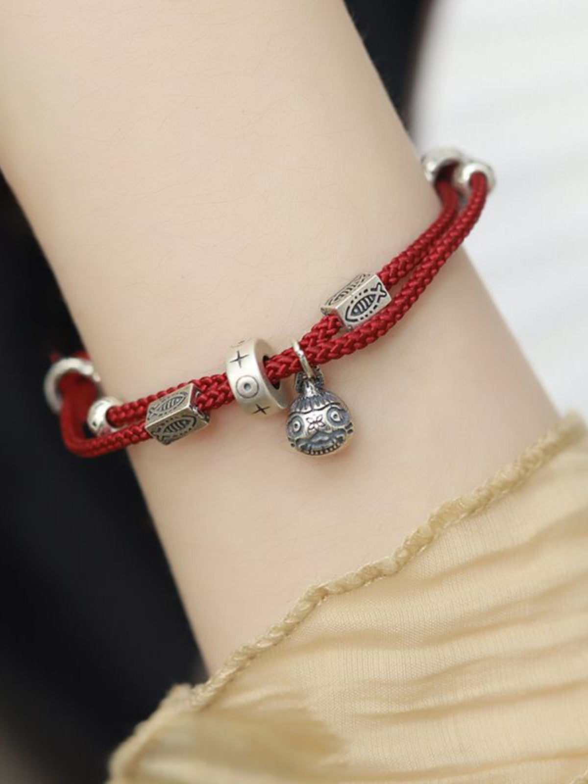 Classic Style Swallowing Gold Beast Woven Bracelet For Girls, Woven Rope Bracelet With Retro Red Rope