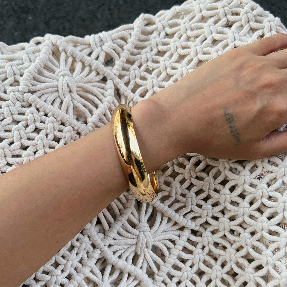 Irregular Geometric Wide Resin Bracelet Stylish Statement Metal Bangle for Women