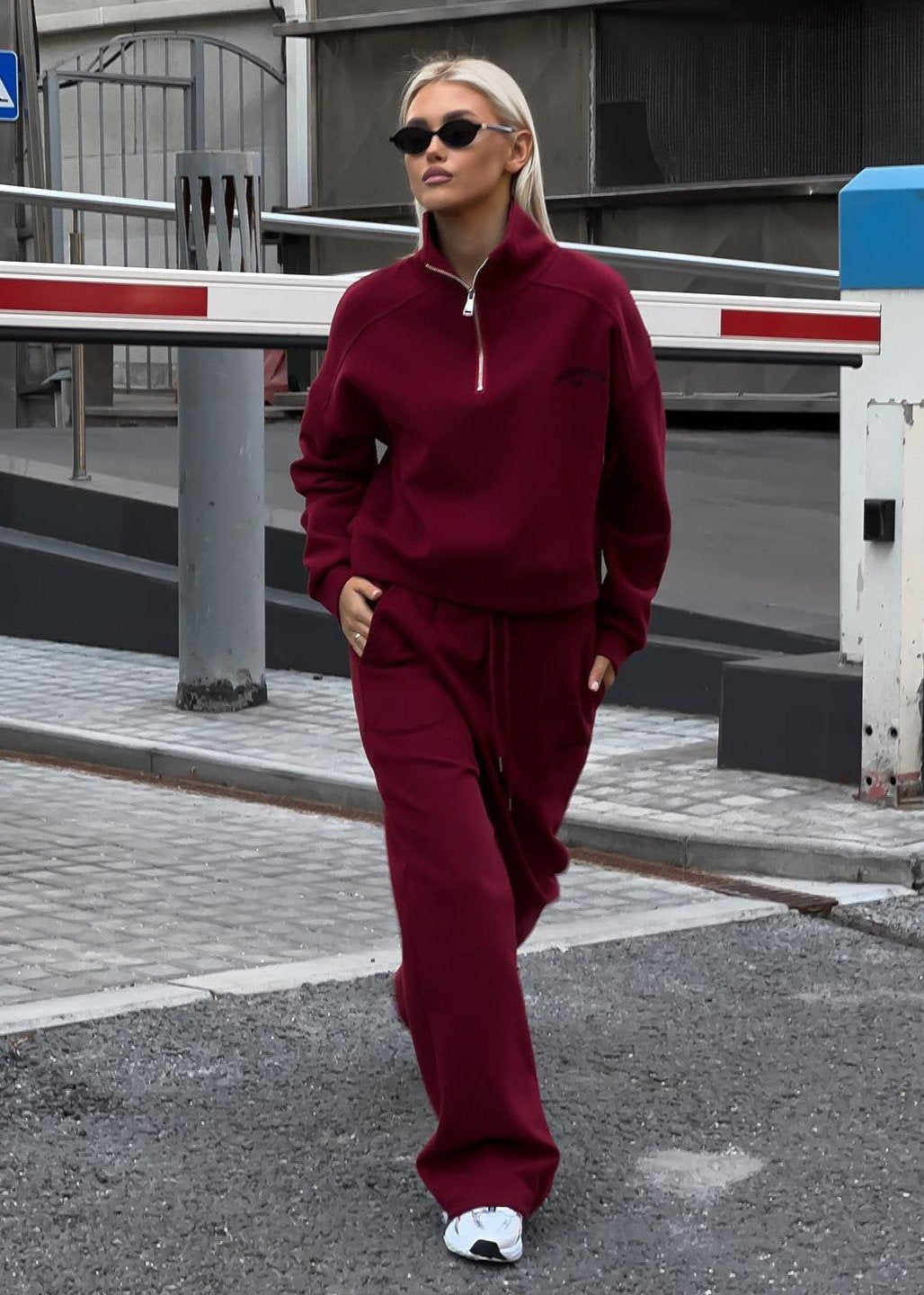 Zip Sweatshirt And Joggers Set In Burgundy