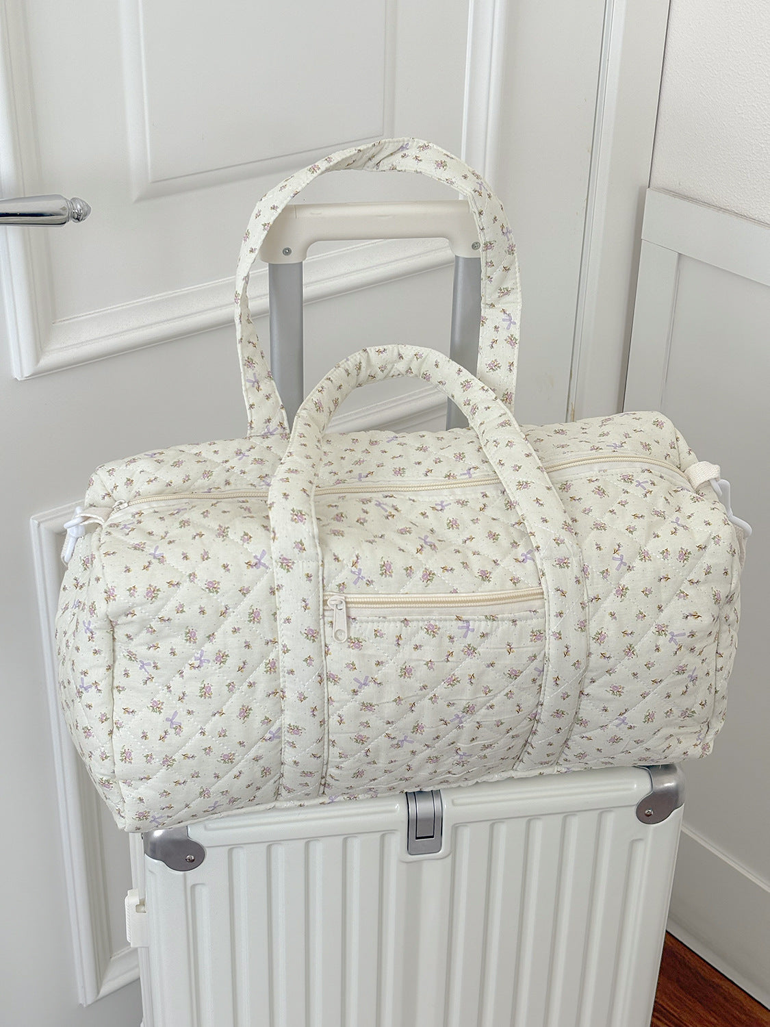 Floral Quilted Travel Bag Large Capacity Lightweight Boston Bag