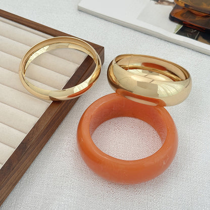 Trendy Acrylic Ombre Round Bangle Bracelet with Metal Finish