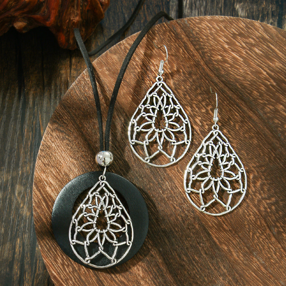Trendy Geometric Earrings With Classic Black Wood Pendant