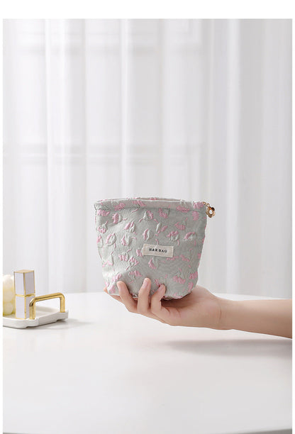 Simple FloralÂ Jacquard Sweet Cosmetic Bag