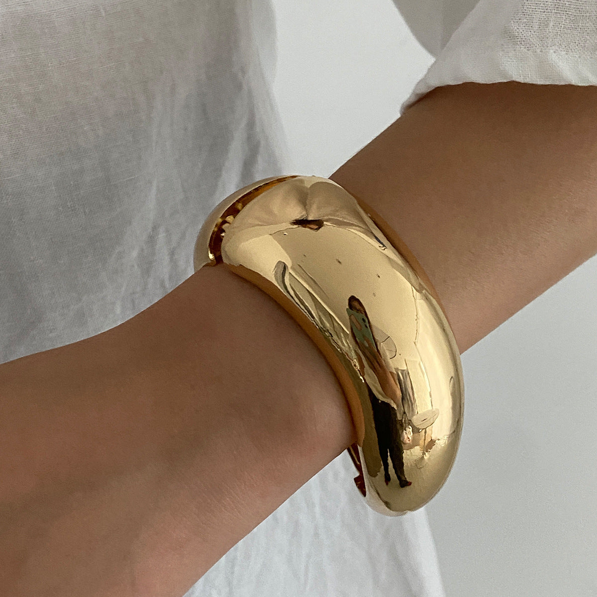 Irregular Gradient Wide Bangle Geometric Metal Bracelet for Women