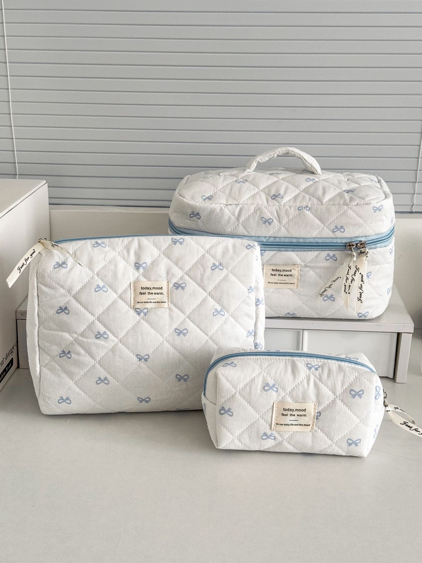 Blue Sweet Bow Cosmetic Bag Stylish Handheld Storage Bag