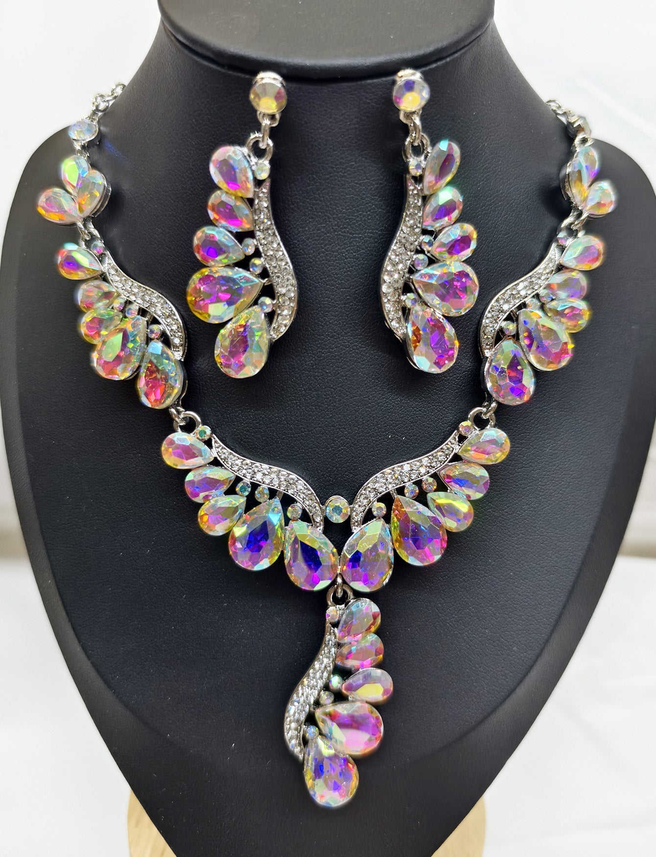 Luxury Drop-Shaped Gemstone Necklace and Earring Set for Formal Events