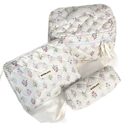 Simple Flower Print Quilted Portable Makeup Bag