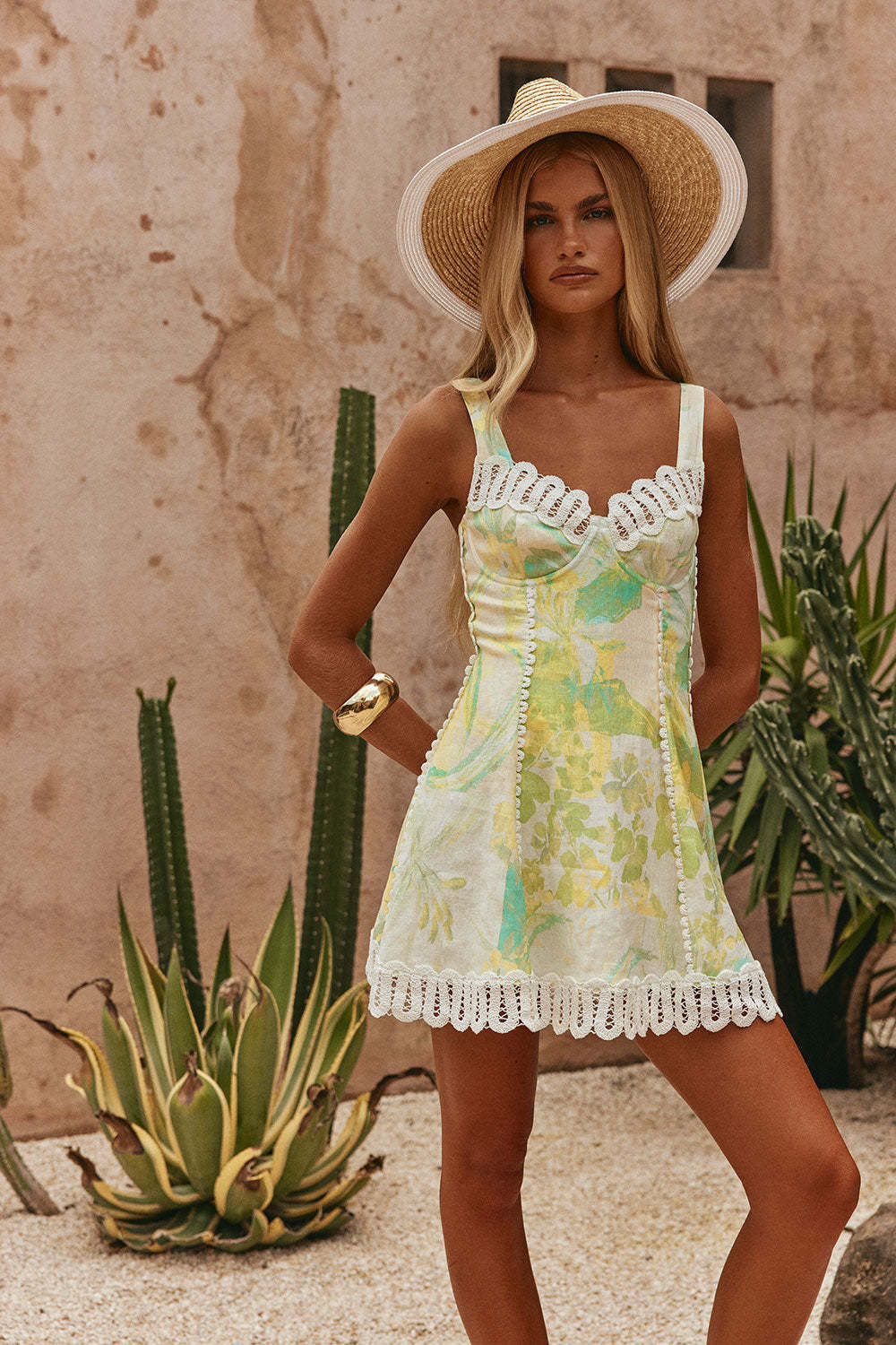 Elegant Floral Lace V-Neck Bodycon Linen Dress