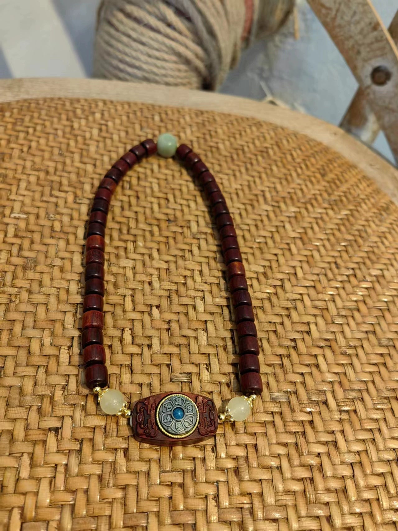 A New Retro And Niche Zen Themed Sandalwood Beads Bracelet Necklace