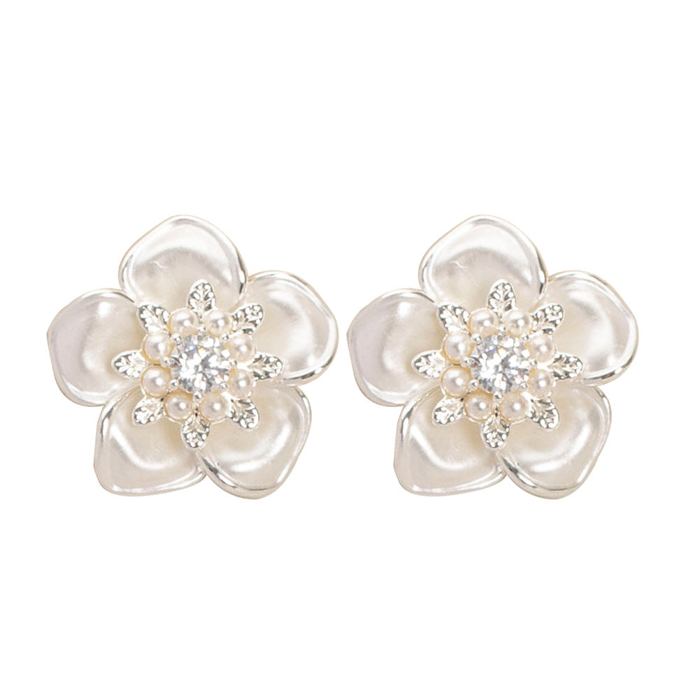 Chic Floral Pearl Stud Earrings - Elegant Copper & Enamel Design
