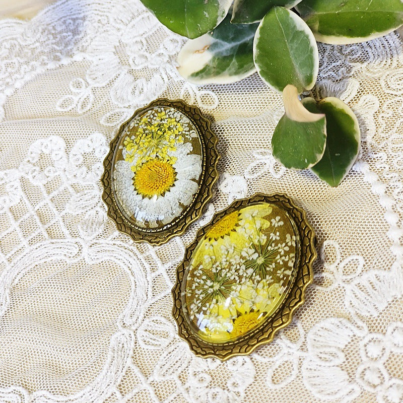 Floral Vintage Handmade Necklace with Resin Flower Pendant