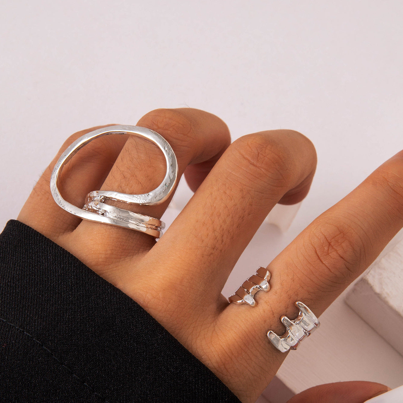 Elegant Irregular Geo Cutout Arc Ring Set - 4 Pieces