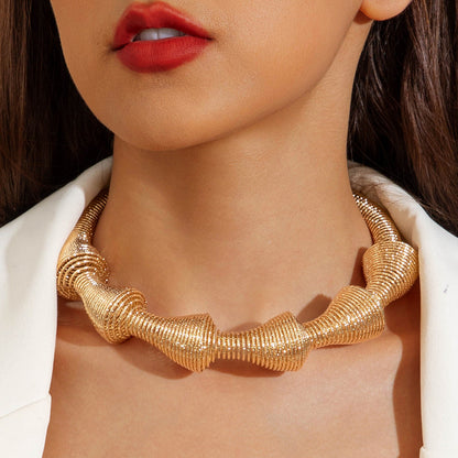 Trendy Geometric Metal Choker Necklace