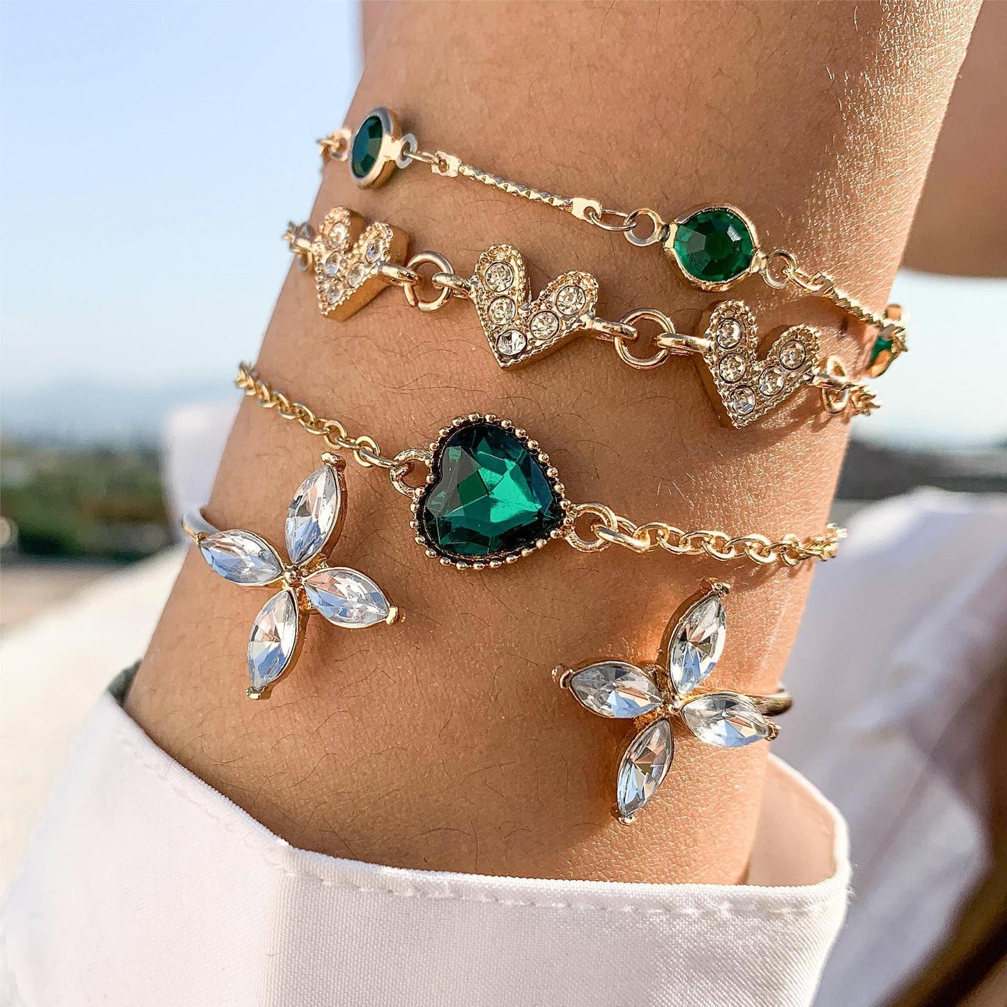 Heart-Shaped Emerald Gemstone Bracelet Set With Rhinestones
