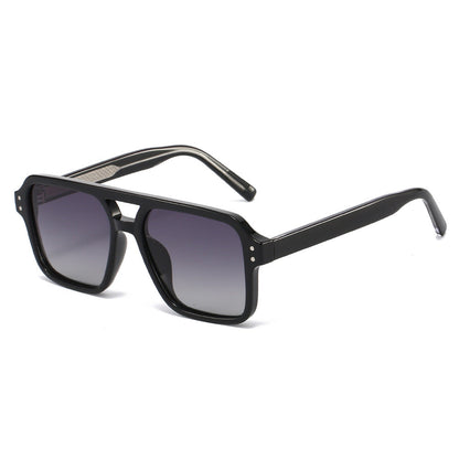Trendy Polarized Rectangular Sunglasses for Fashionable Outfits