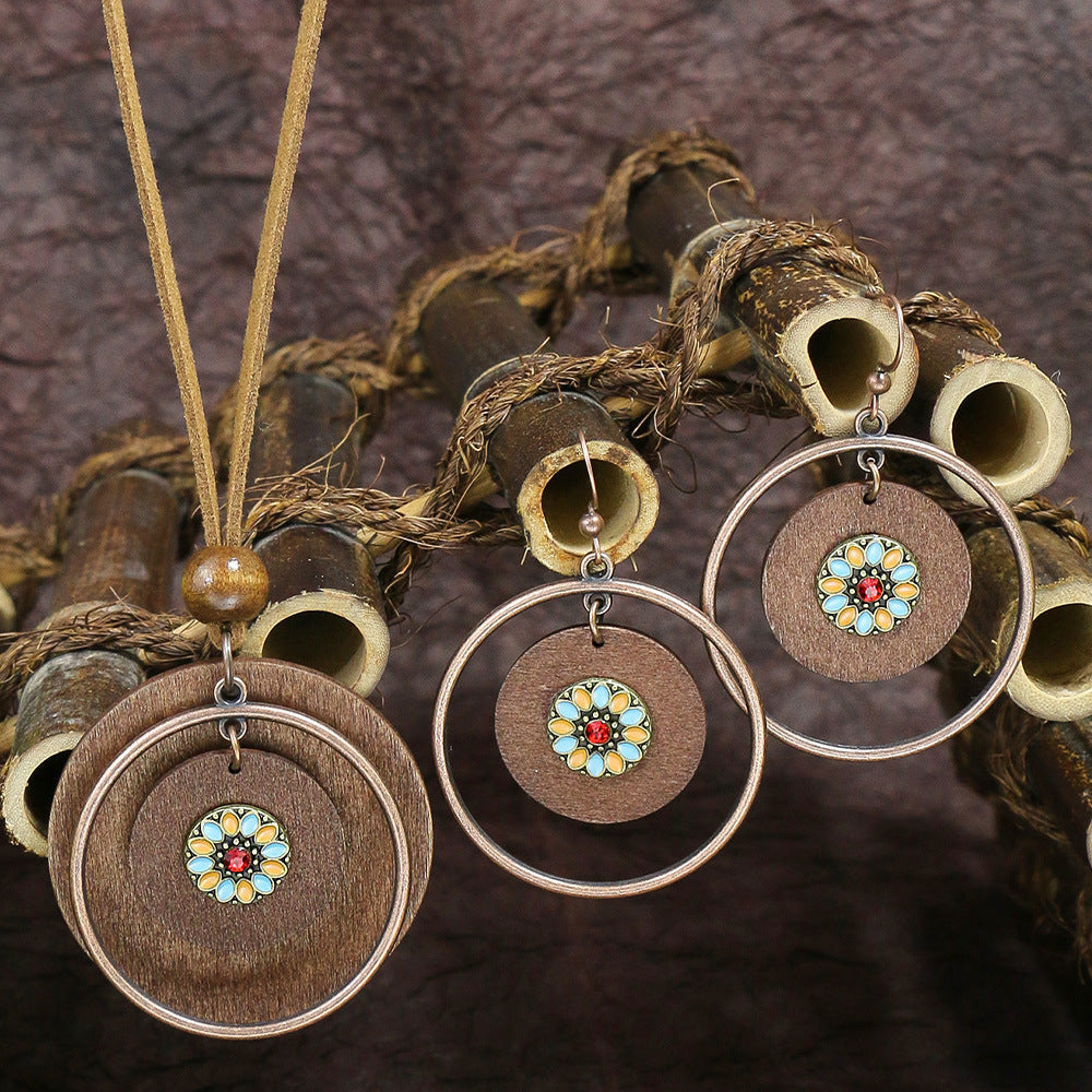 Vintage Floral Alloy Wood Pendant Necklace Set
