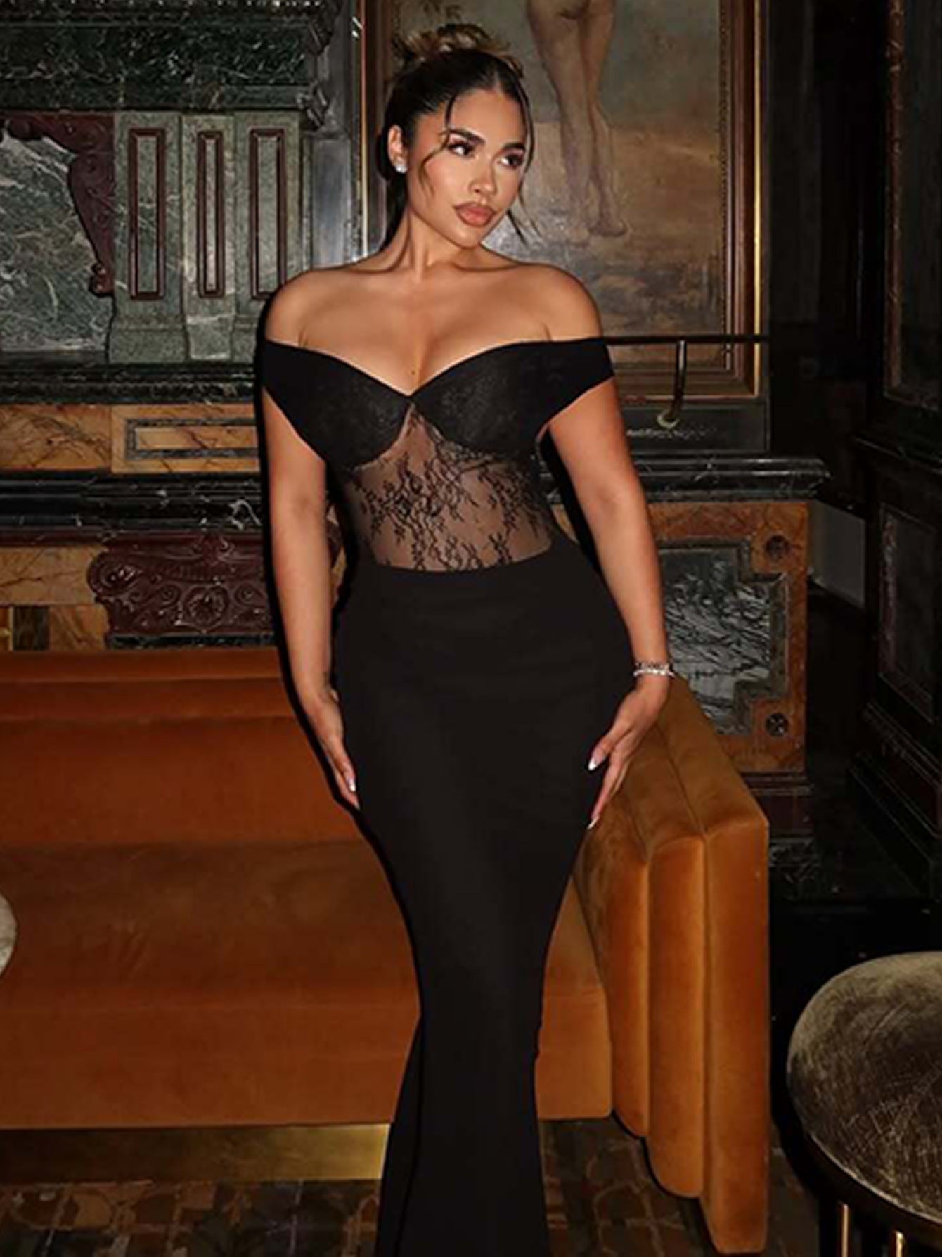 Elegant Black Lace Backless Bodycon Dress
