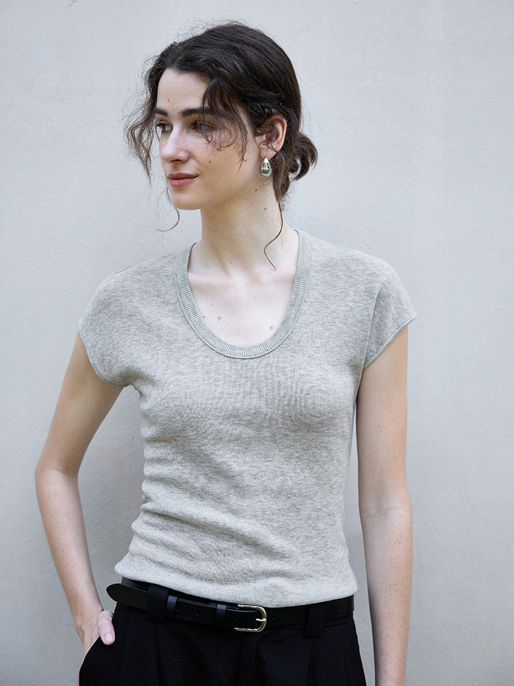 Elegant Long Sleeve T-Shirt with U-Neck Lightweight Knit