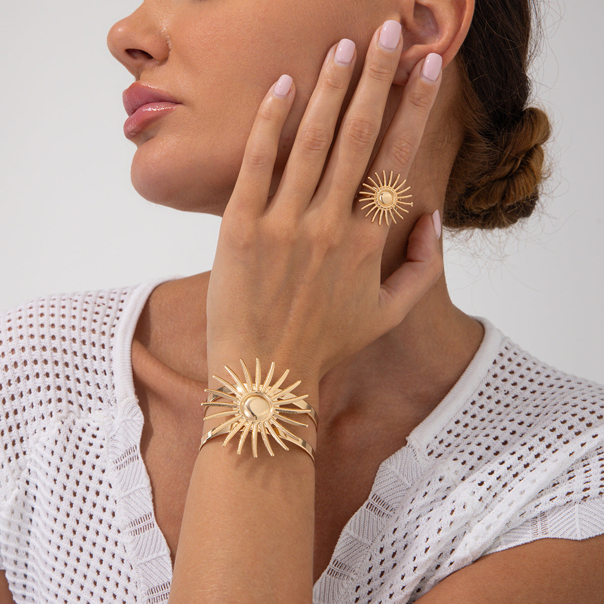 Retro Floral Hollow Sunflower Bangle Bracelet Set for Women