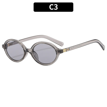 Retro Oval Sunglasses for Styling and Sun Protection
