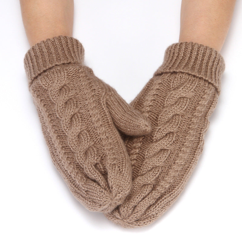 Solid Color Twist Padded Gloves