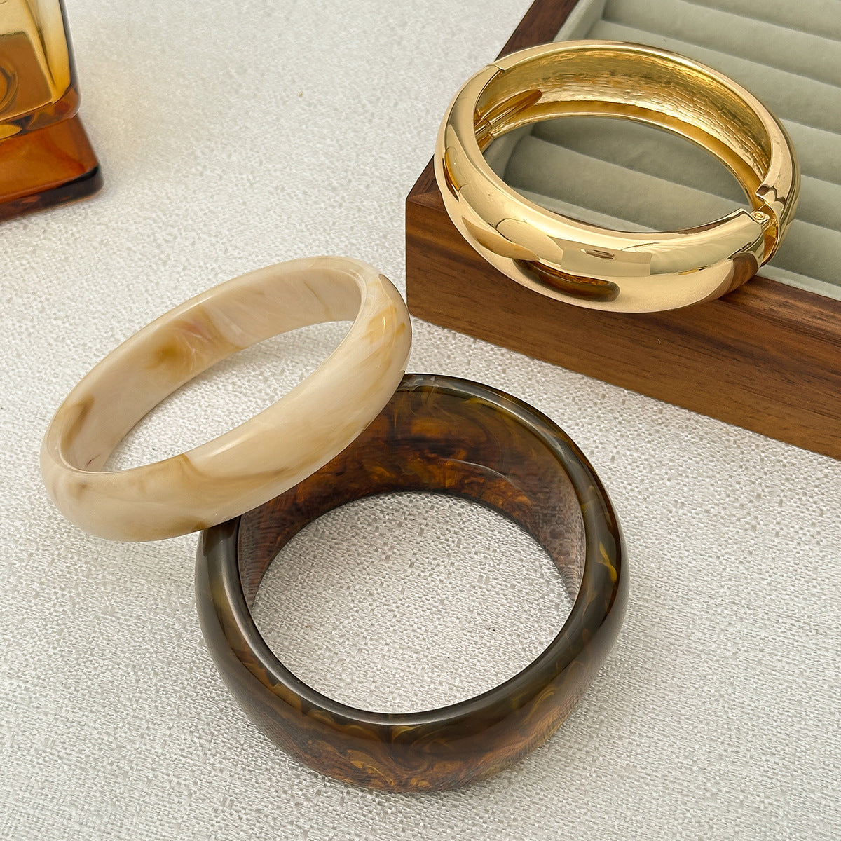 Eye-Catching Irregular Gradient Geometric Metal Spring Bracelets