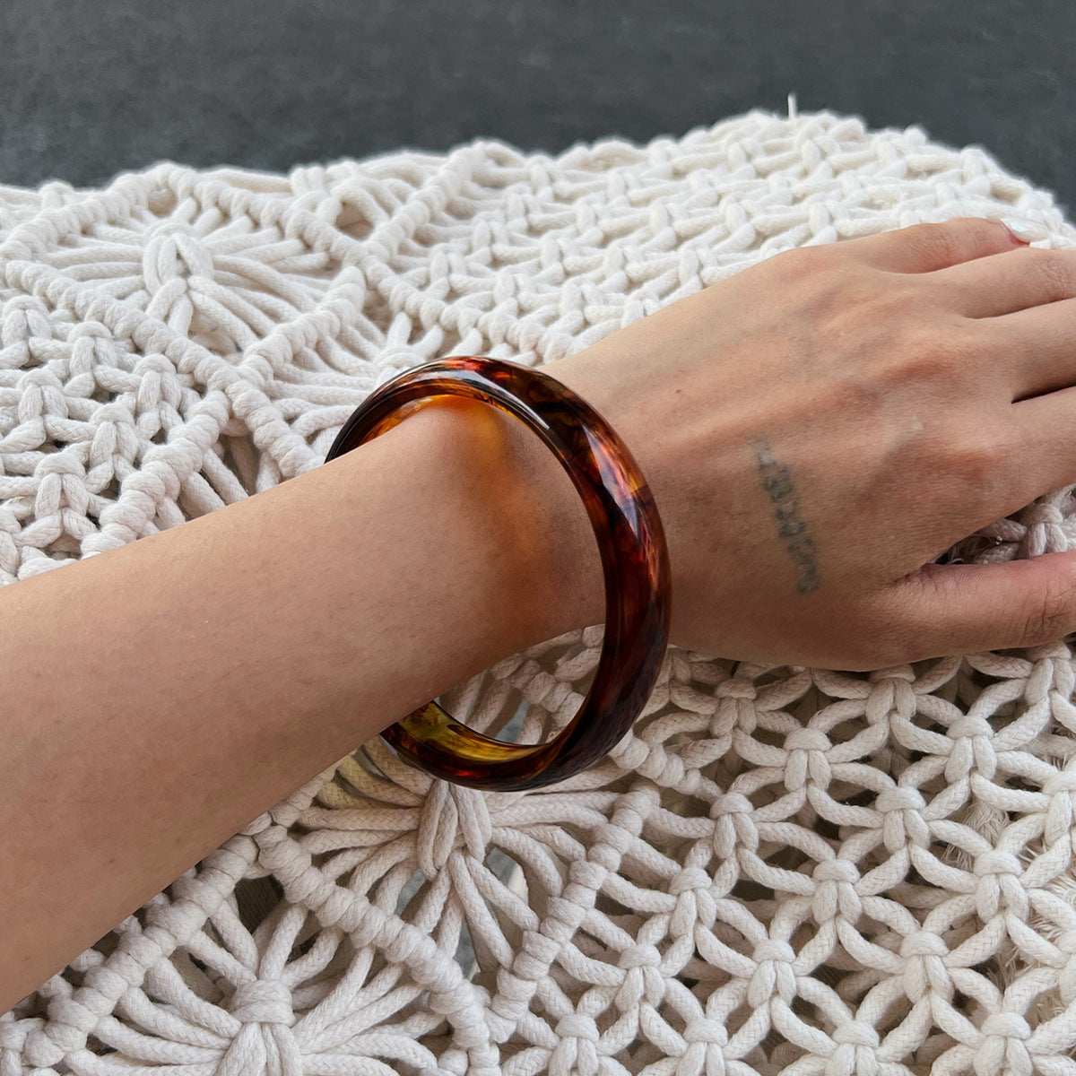 Trendy Vintage Ombre Resin Bangle Geometric Style Bracelet