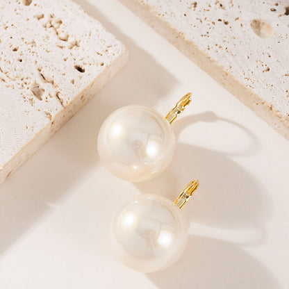 Chic Elegant Pearl Stud Earrings Geometric Design