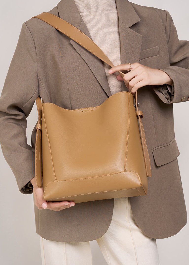 Commuter Bucket Bag Genuine Leather Minimalist Design
