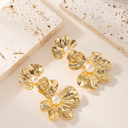 Exaggerated Floral Pearl Earrings For Women Stylish And Elegant
