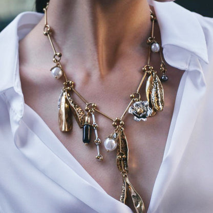 Bold Pearl Leaf Alloy Necklace Trendy Flower Geometric Pendant