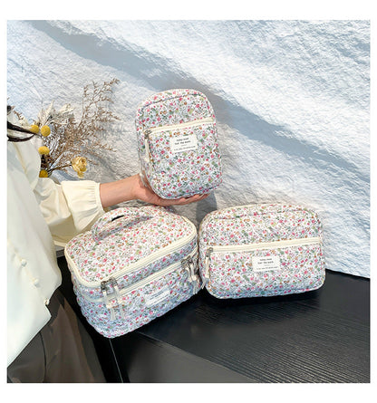Flower Print Large Capacity Quilted Makeup Bag