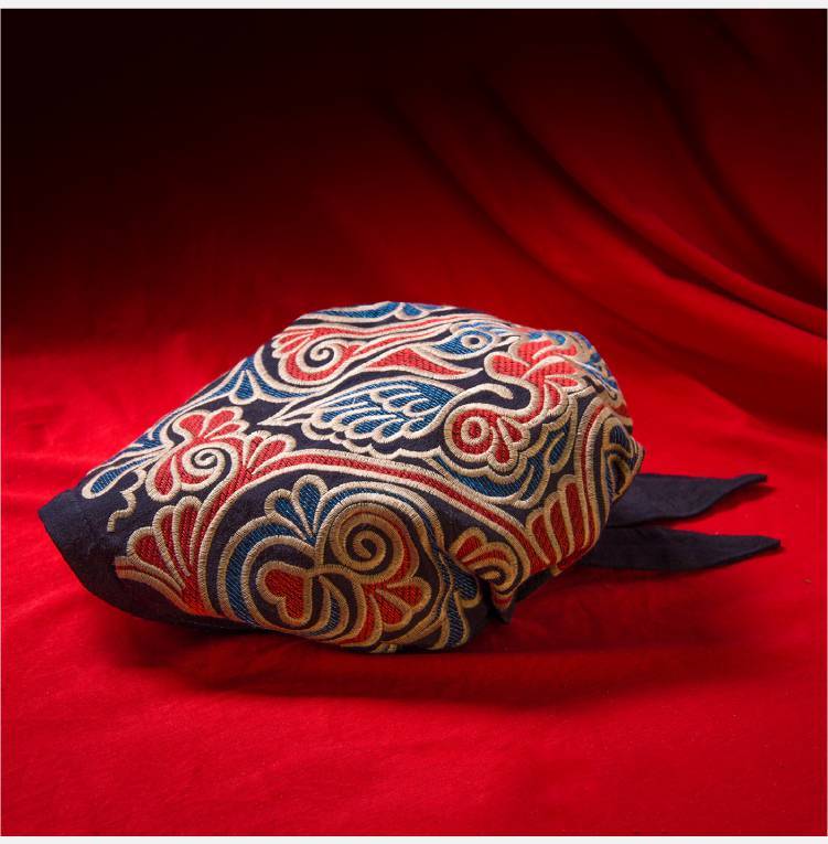 New National Style Women'S Clothing Retro Embroidered Hat