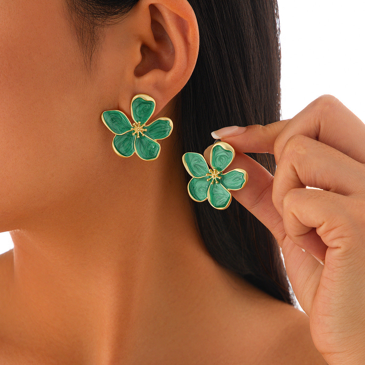 Metal Flower Pendant Necklace And Clip-On Earring Set