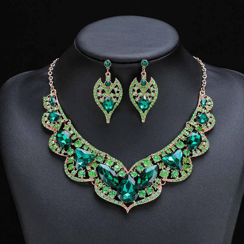 Vintage-Inspired Glamorous Necklace and Earring Set for Brides