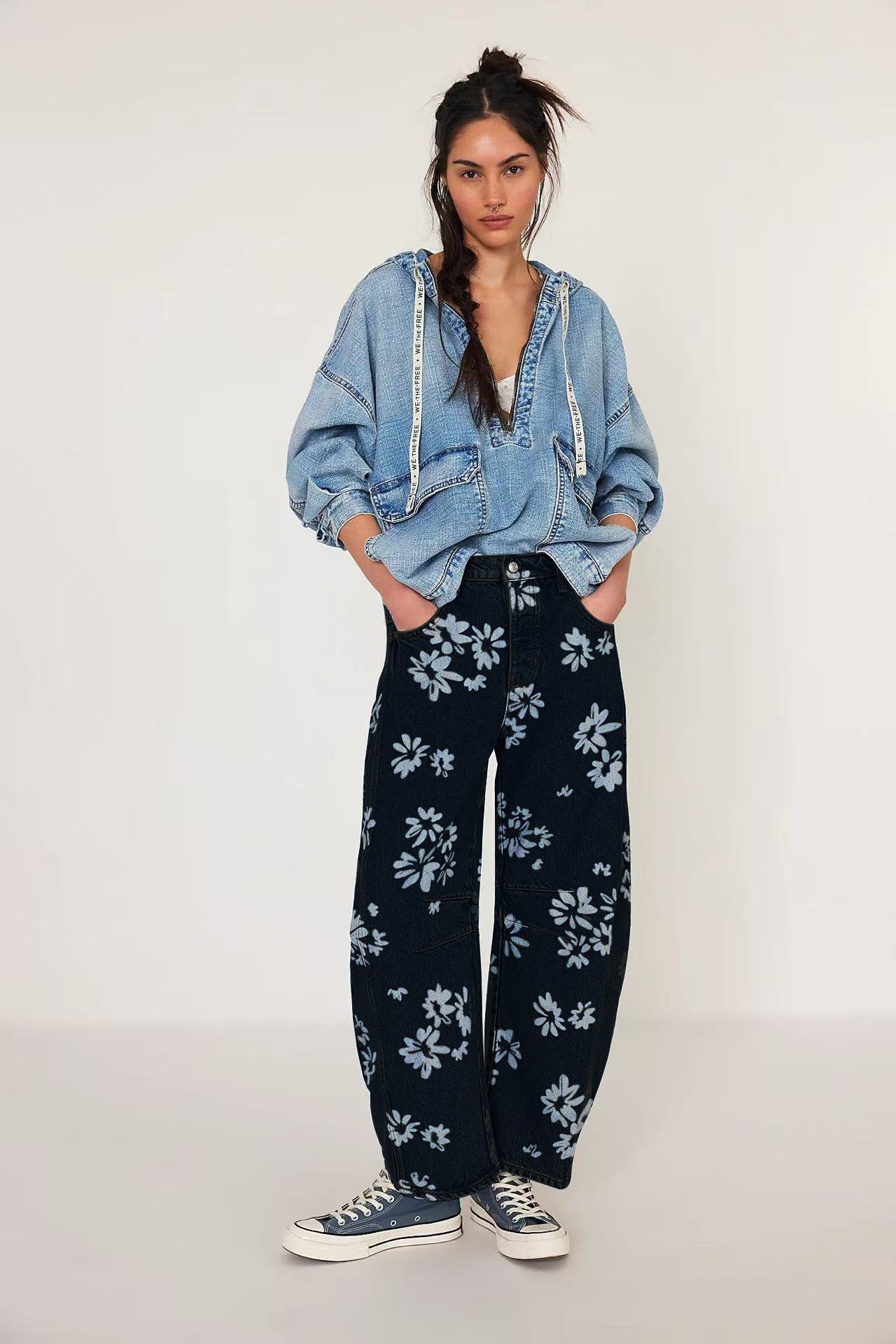 Casual Loose Mid-Rise Women's Denim Pants with Cartoon Patterns