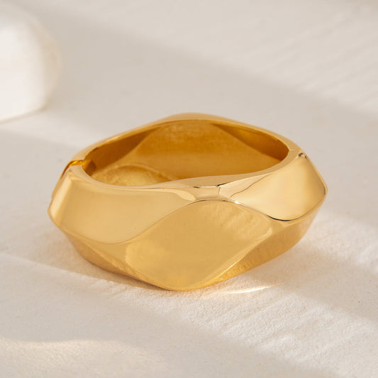 Fashionable Oval Arc Shaped Bracelet Set Premium Zinc Alloy