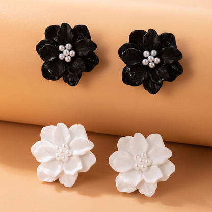 Chic Floral Pearl Earrings Stylish Alloy Flower Studs