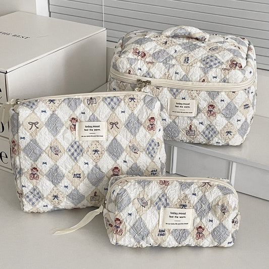 Trendy Quilted Teddy Bear Makeup Bag Portable Travel Organizer