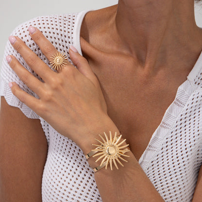 Retro Floral Hollow Sunflower Bangle Bracelet Set for Women
