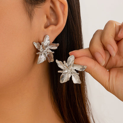 Retro Leaf Earrings Fashion Metal Floral Design For Women