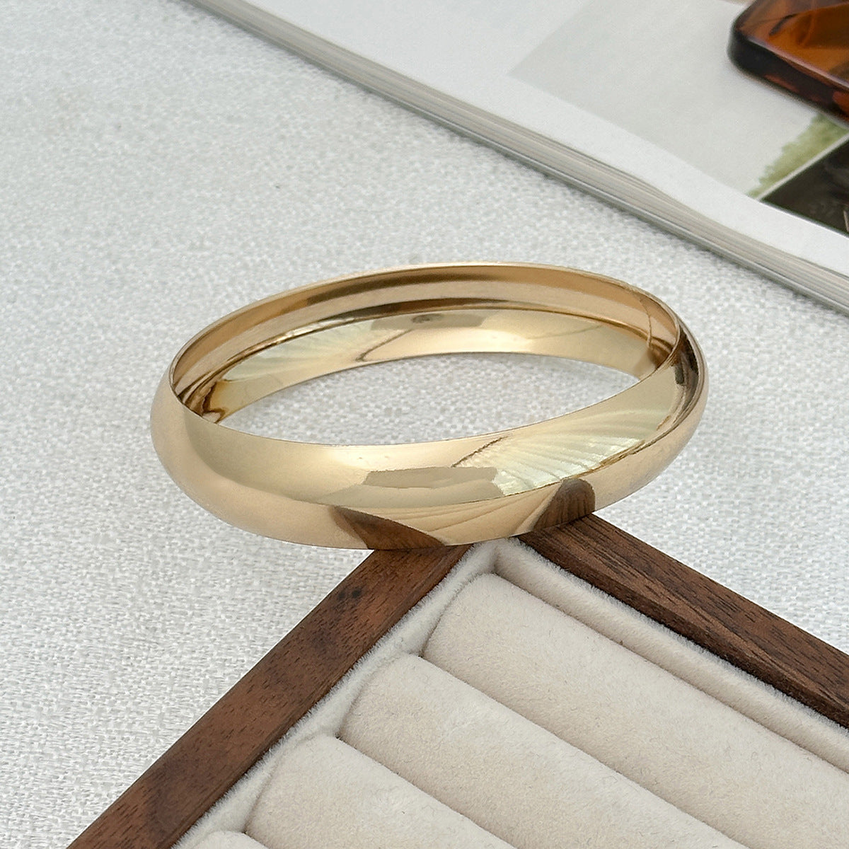 Exaggerated Metal Seamless Round Bangle Bracelet for Women