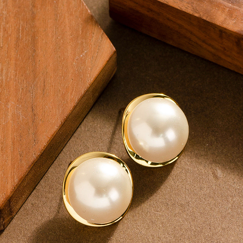 Elegant S925 Silver Stud Earrings With Half-Circle Pearl Design