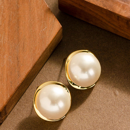 Elegant S925 Silver Stud Earrings With Half-Circle Pearl Design