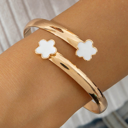 Trendy Alloy Five-Leaf Clover Bracelet Jewelry Set
