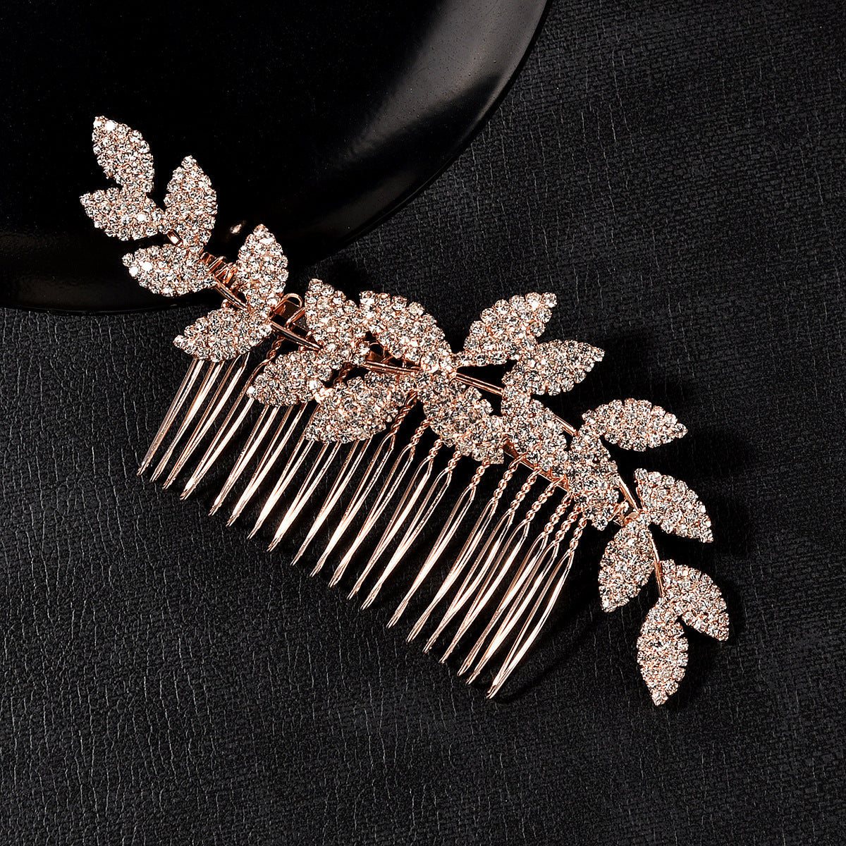 Elegant Bride Hair Comb with Wave Design and Rhinestone Accents