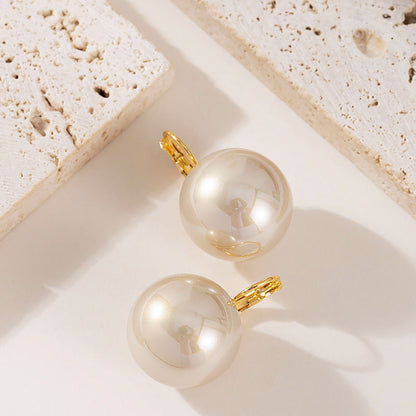 Chic Elegant Pearl Stud Earrings Geometric Design