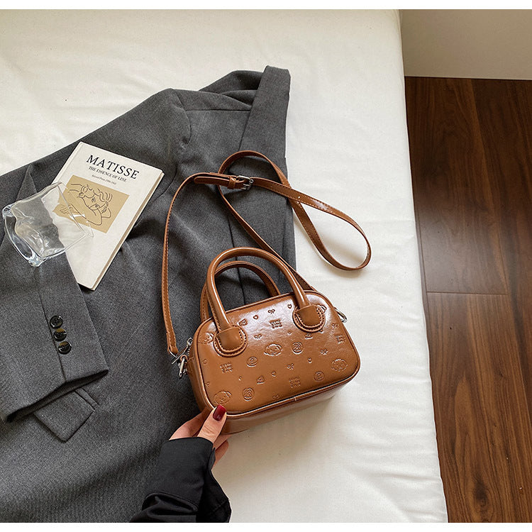 Vintage Oil Wax Leather Handbag for Women Stylish Bowling Bag