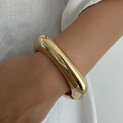 Exaggerated Resin Gradient Wide Bracelet Retro Geometric Metallic Shine