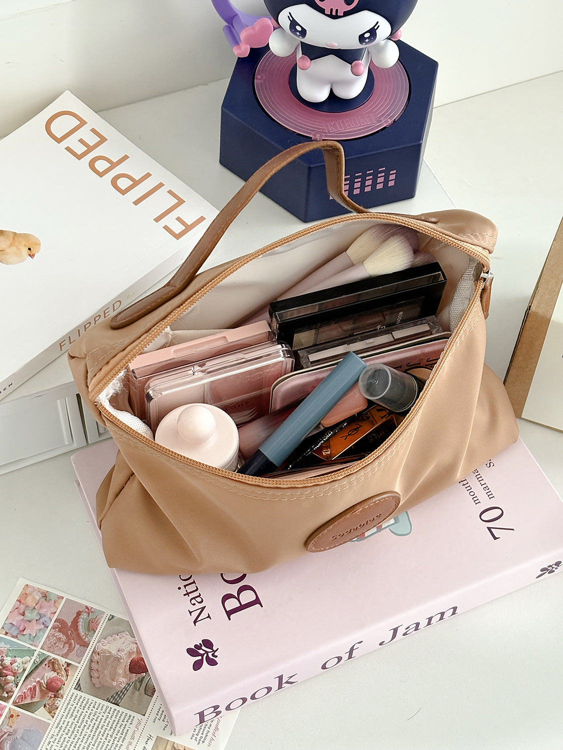 Trendy Nylon Makeup Bag Portable Cosmetic Organizer